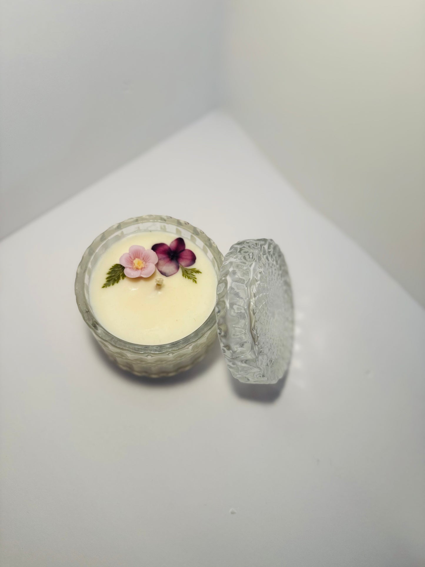 7oz Soy Wax Purple Flower Candle