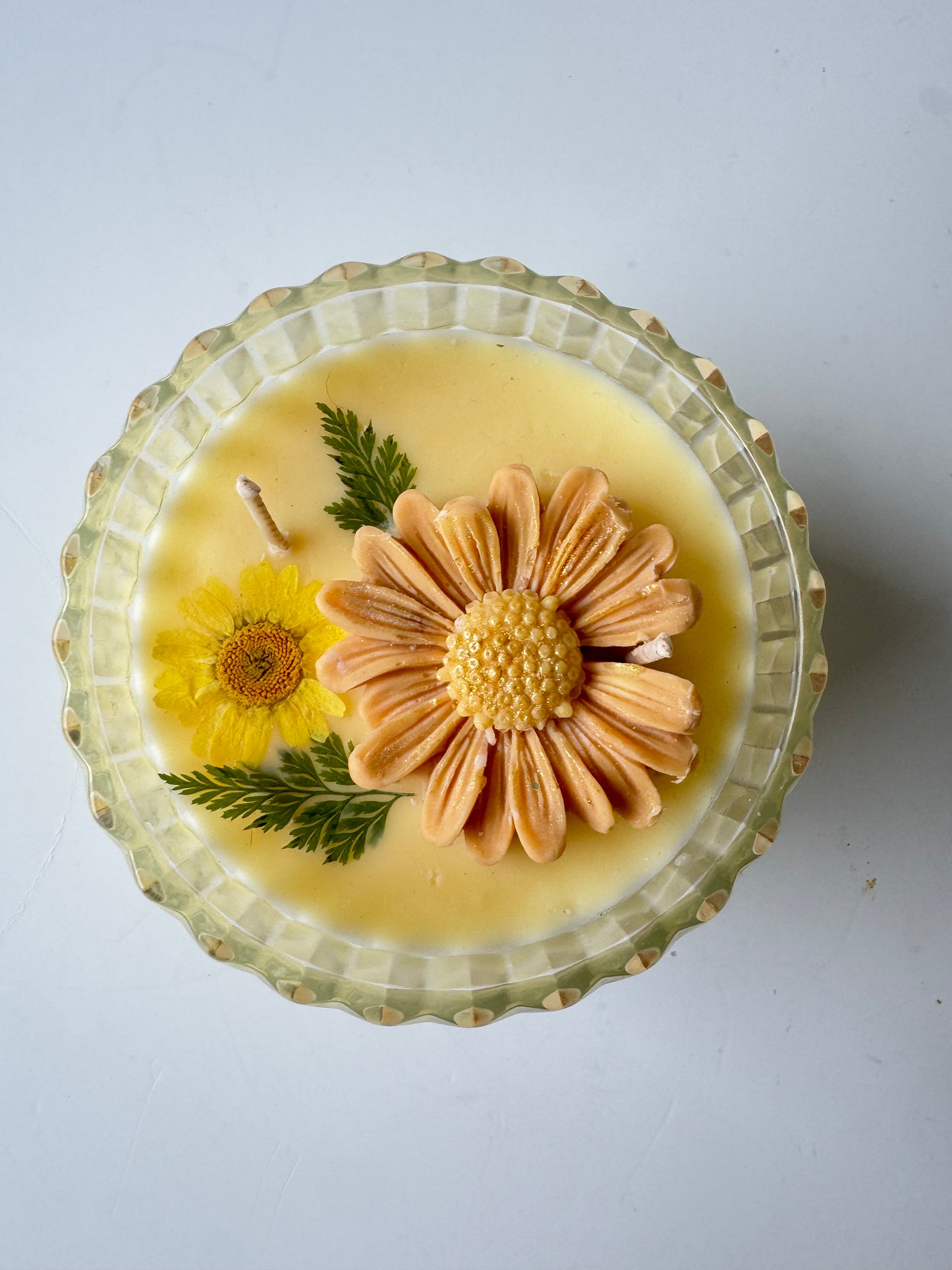 10oz Yellow Flower Daisy Candle