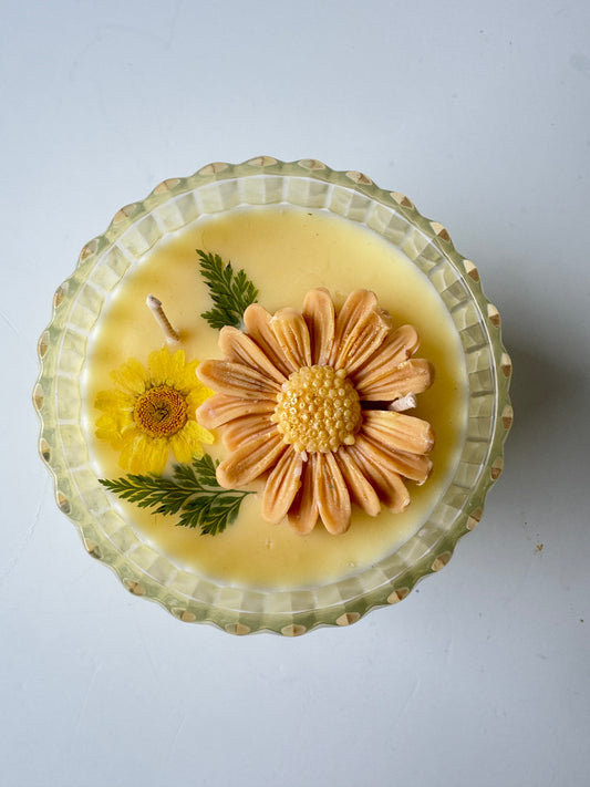10oz Yellow Flower Daisy Candle
